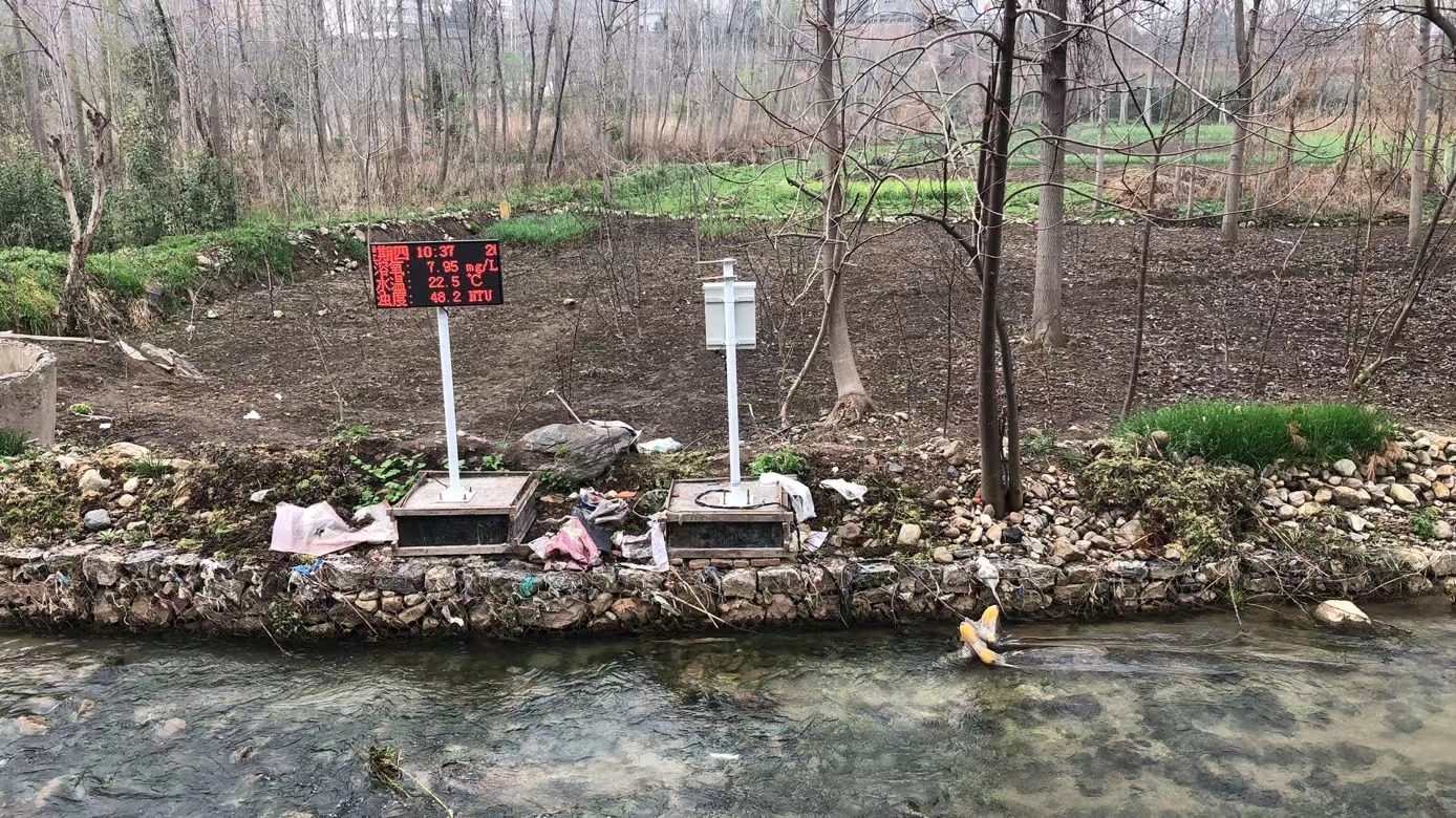 陜西省華州區安裝水質監測站，守護冀家河生態濕地